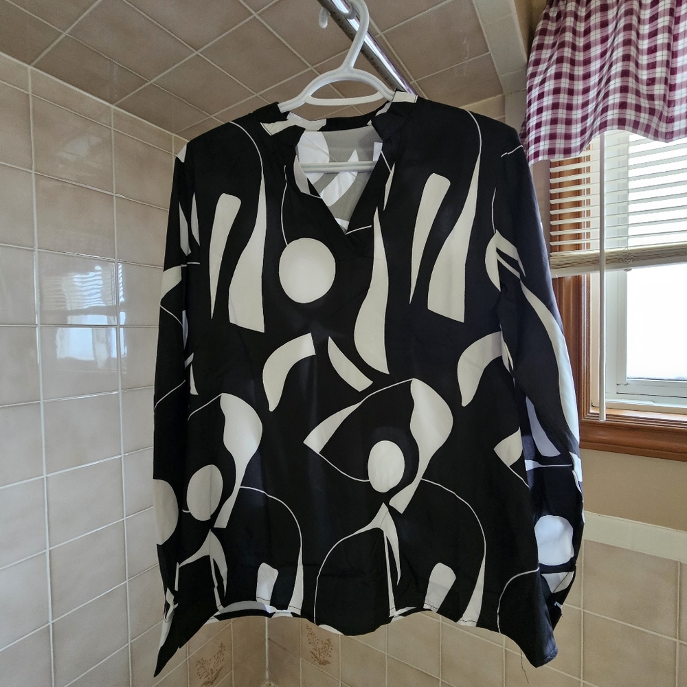 Stylish Black and White Women's Top